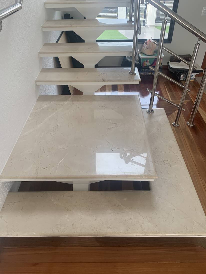 Escalera en piedra a medida