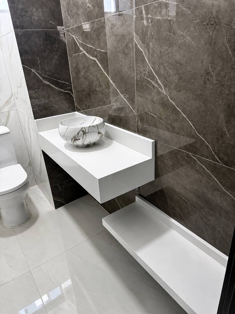 Baño en piedra a medida